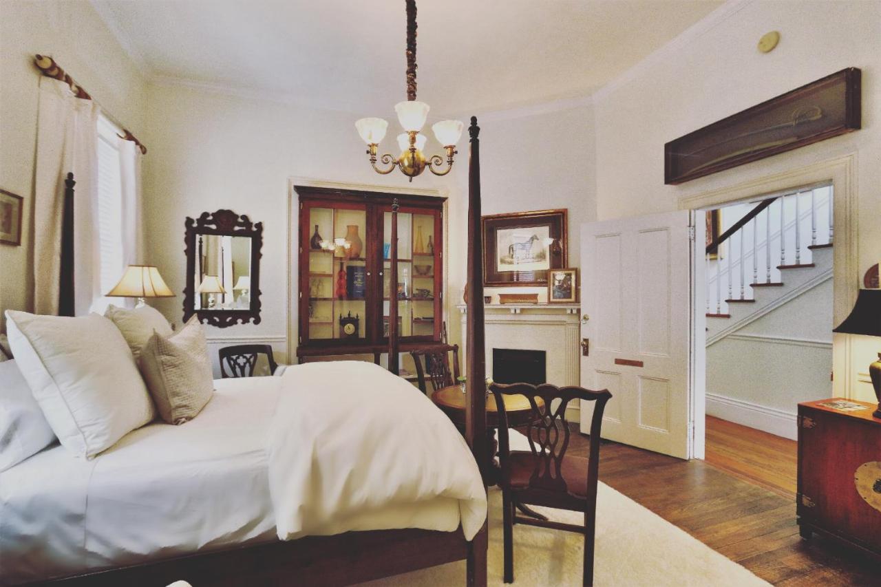 Chesnut Cottage Inn Bed & Breakfast 컬럼비아 외부 사진