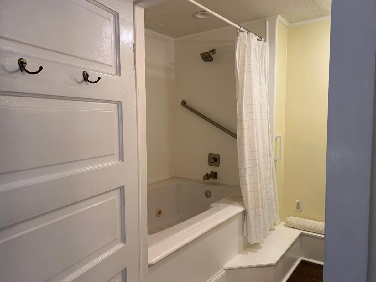 Chesnut Cottage Inn Bed & Breakfast 컬럼비아 외부 사진